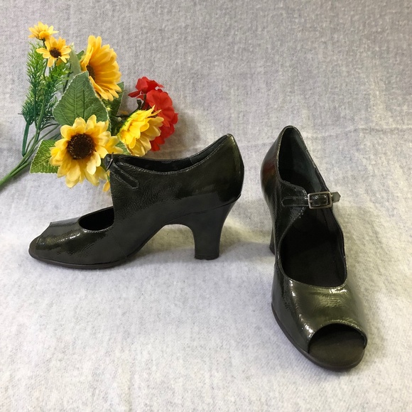 NWOT - Forest Green Patent Open Toe Buckled Pumps - Picture 2 of 16